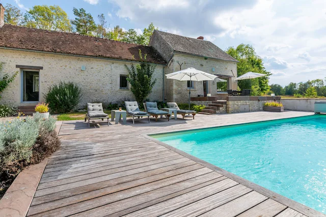 Ristrutturazione piscine: rinnova la tua vasca con soluzioni moderne, sicure ed efficienti.